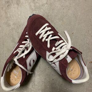 Scarpa | Retro Suede Sneakers | US 9.5 | EU 41.5 | Burgundy